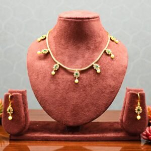 Emerald Green Teardrop & Pearl Blossom Necklace Set