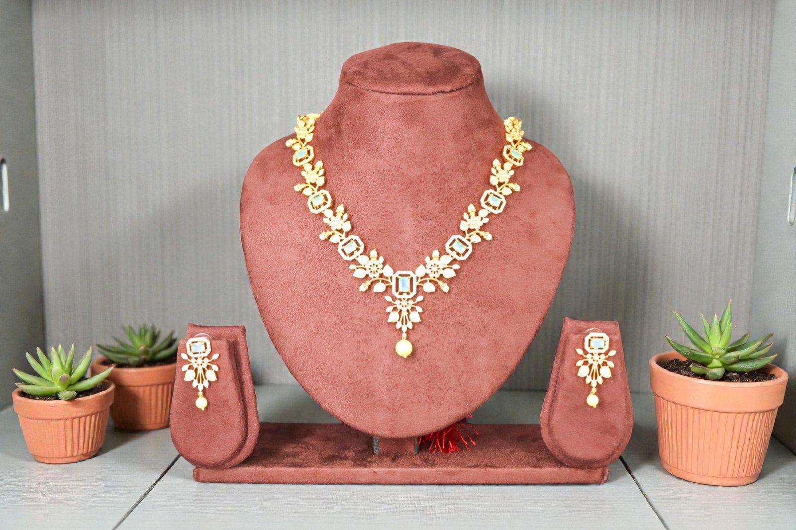 Elegant Gold-Plated Floral Necklace Set with Mint Accents and Pearl Drops