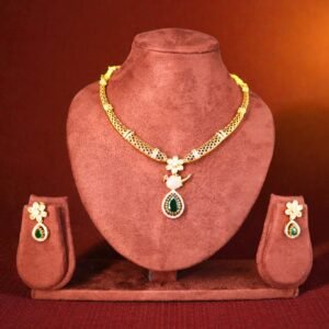 Elegant Mesh-Link Gold-Plated Necklace with Emerald Teardrop Pendant Set