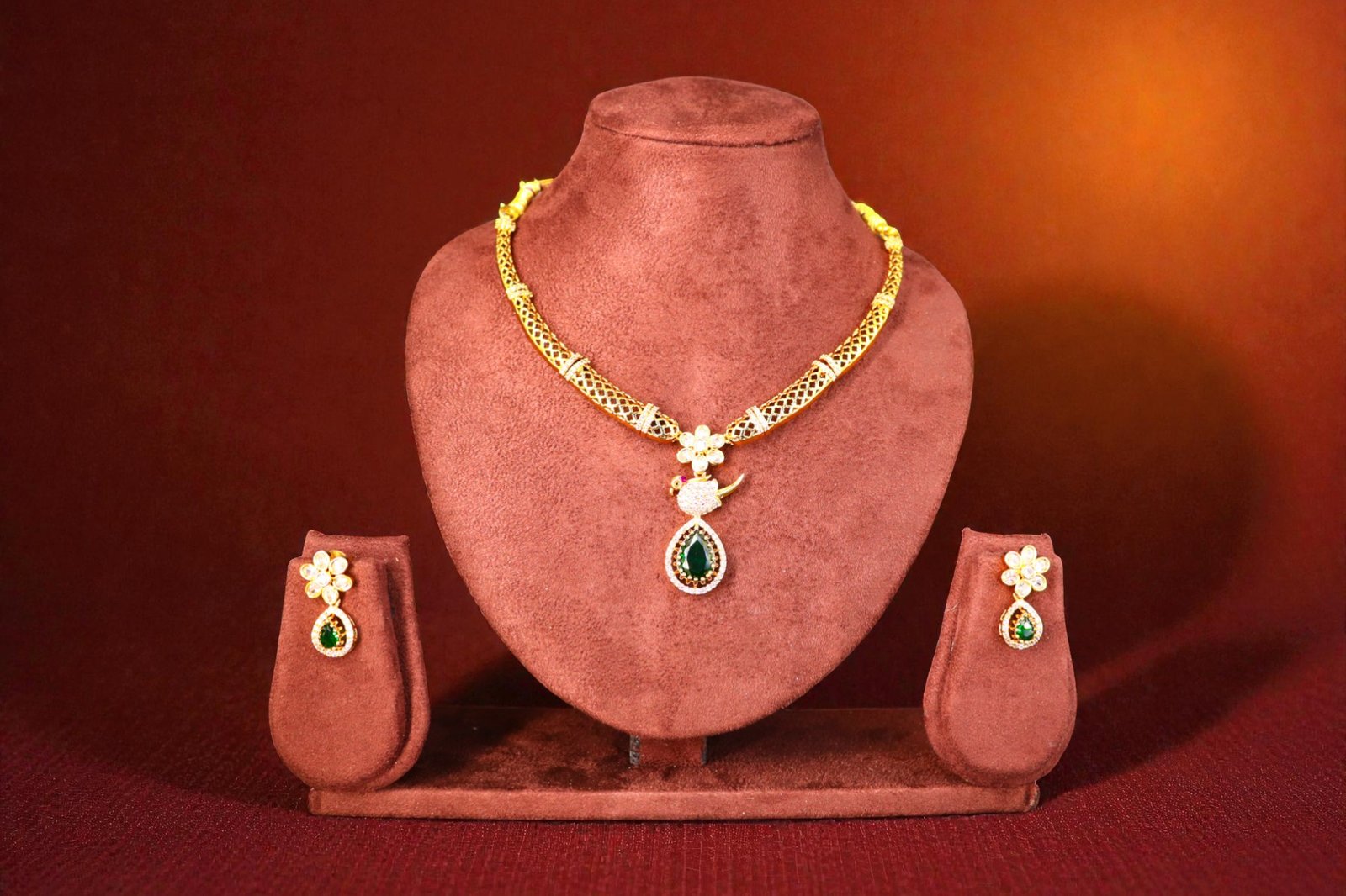 Elegant Mesh-Link Gold-Plated Necklace with Emerald Teardrop Pendant Set